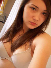Hot noon and her blonde girlfriend mutually pleasure their yummy pussies