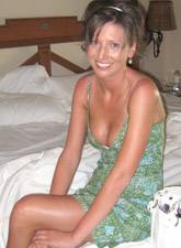Horny cougar gets fucked doggystyle by a huge wank