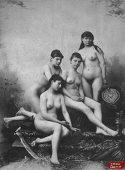 Several ladies from the 1920s showing their natural body